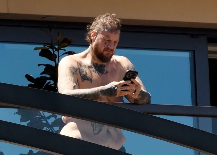Shirtless Jelly Roll proudly shows off dramatic weight loss - Celebrity News - Entertainment