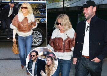Sydney Sweeney and Scooter Braun hold hands in NYC