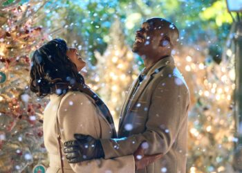 'Tidings for the Season' stars Tamera Mowry-Housley as Robbie and B.J. Britt as Adam Kade