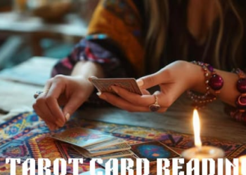 Tarot Horoscope Today: Zodiac Sign Predictions for November 1, 2025(Freepik)