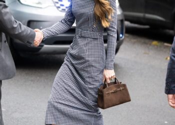 london, england november 27: catherine, princess of wales arrives to visit childrens mental health charity anna freud at anna freud centre on november 27, 2025 in london, england. (photo by samir hussein/wireimage)