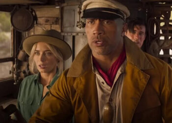 Dwayne Johnson and Emily Blunt in The Jungle Cruise.