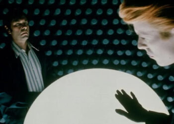 Dr. Bryce figures out the truth about Thomas in The Man Who Fell to Earth