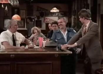 Coach, Norm, Cliff, and Harry “The Hat” in <em>Cheers</em> Season 1, Episode 19