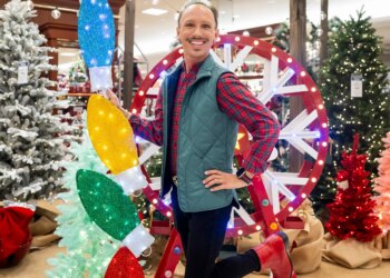Which radio stations play Christmas music in Tennessee? See the list