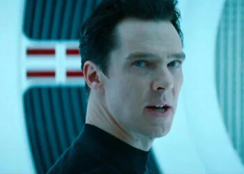 Benedict Cumberbatch as Khan looking over his shoulder in Star Trek Into Darkness