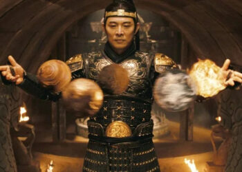 Qin Shi Huang performing a ritual in The Mummy: Tomb of the Dragon Emperor