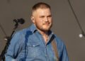 Zach Bryan gives up alcohol after devastating panic attacks - Celebrity News - Entertainment