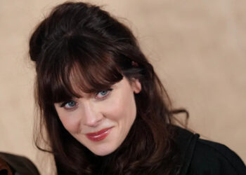 Zooey Deschanel, 45, Looks the Same After 20 Years
