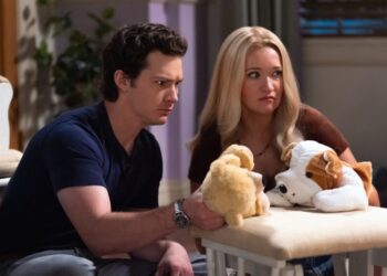 Montana Jordan and Emily Osment in 'Georgie & Mandy's First Marriage' Season 2