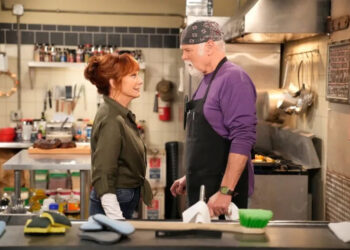 Reba McEntire and Rex Linn in 'Happy's Place' Season 2