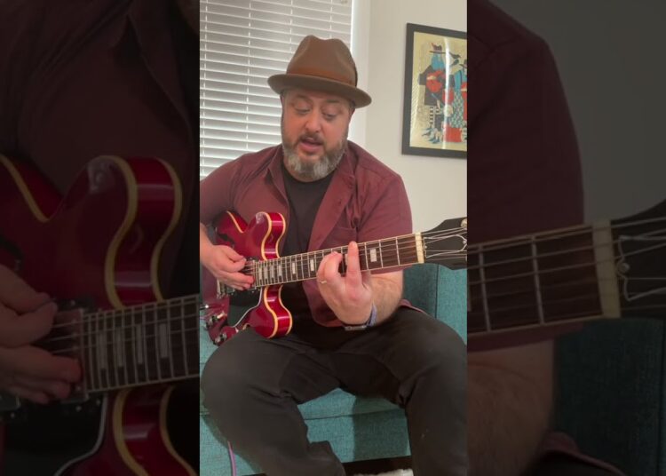 Nirvana Smells Like Teen Spirit (super easy guitar lesson) #shorts