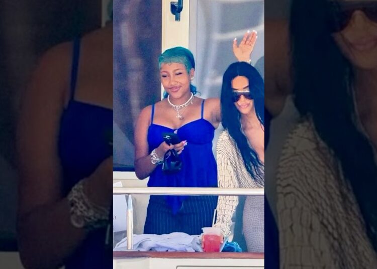 ¿Por qué North West parecía de 30,el día que cumplió 12? #northwest #celebrity #kimkardashian #amor