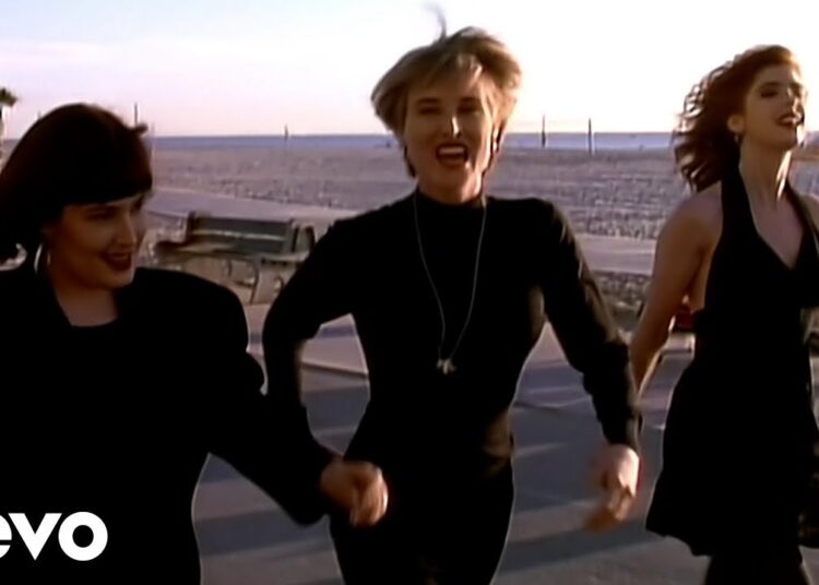 Wilson Phillips – Hold On (Official Music Video)