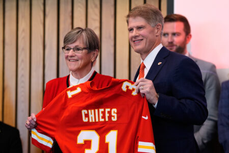 Royals face tough stadium decision of their own as Chiefs move to Kansas | News, Sports, Jobs