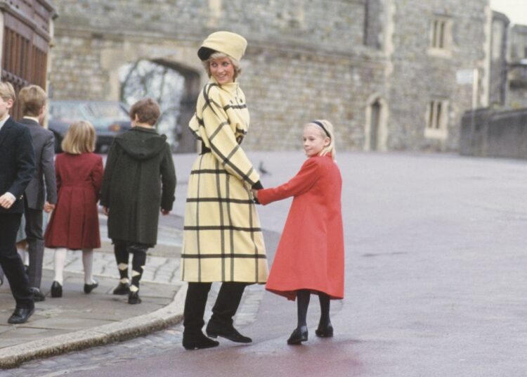 31 Nostalgic Photos of the Royal Family at Christmas