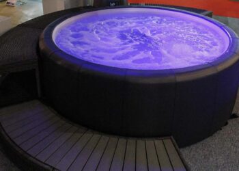 After Night Out Together, Husband Drowns Wife in Hot Tub