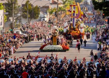 Marching bands perform along Colorado Blvd. for the 136th Rose Parade route in Pasadena, Calif., Wednesday, Jan. 1, 2025. (AP Photo/Damian Dovarganes)