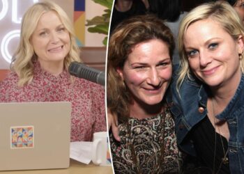 Amy Poehler recalls fight on a plane for 'being too loud'