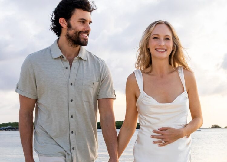 Amy Schumer's Celebrity Friends Send Love and Support After She Announces Chris Fischer Divorce