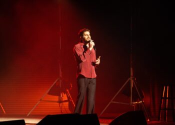 Ben Platt Calls Gwyneth Paltrow 'Mother' After Surprise Duet L.A. Show