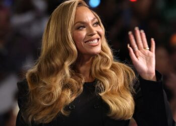 Beyoncé Becomes a Billionaire, the Fifth Musician to Reach Milestone