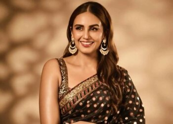 Bollywood Actress Confirms That Celebs Pay Paparazzi