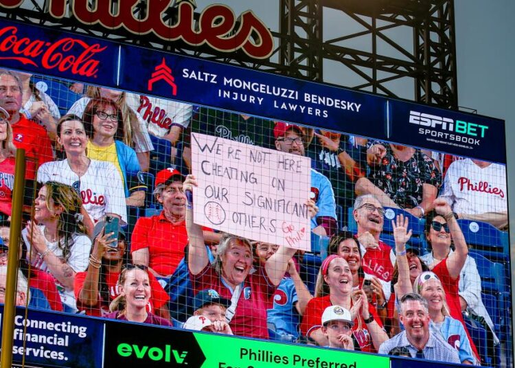 Coldplay kiss cam woman explains how public shaming feels