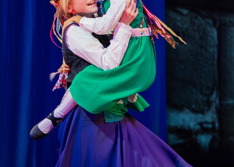 Disney's "Frozen" at Paper Mill Playhouse is Great Entertainment this Holiday Season
