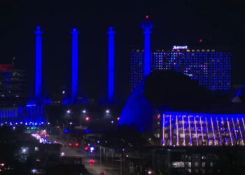 Downtown Kansas City lights up blue