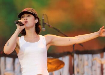 Gracie Abrams Teams Up With Bon Iver & Aaron Dessner On Emotional New Track “Sold Out”