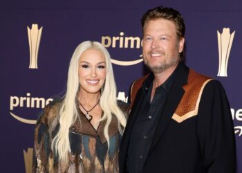 Gwen Stefani shares Christmas tradition with husband Blake Shelton - Celebrity News - Entertainment