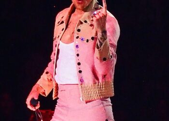 Harry Styles has sent his fans into meltdown as he released a new video and unreleased song on Saturday