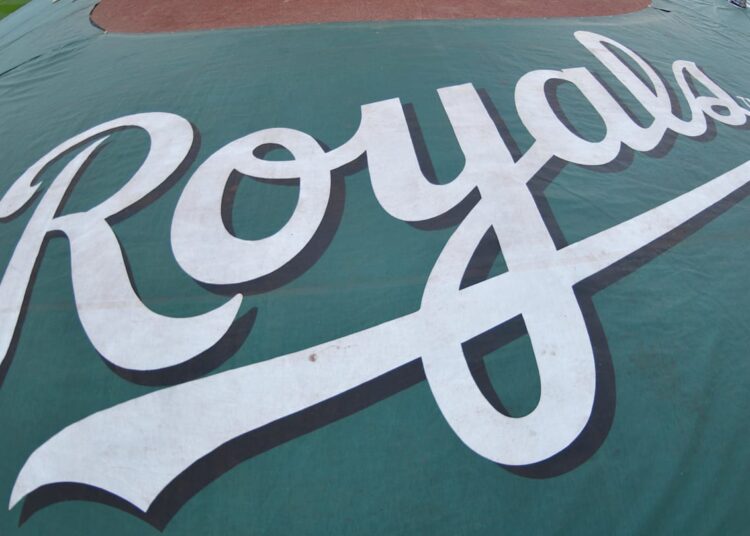 Insider Links Royals To Gold Glove Outfielder As Potential Offensive Upgrade