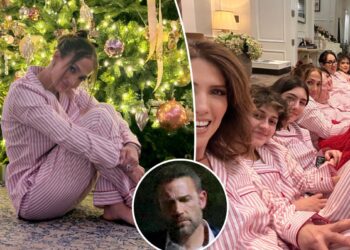 Jennifer Lopez spent Christmas Eve with family and friends