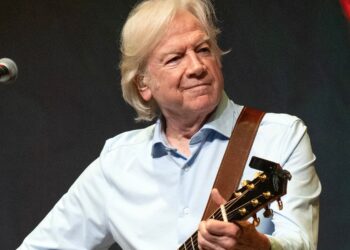 Justin Hayward on Outliving All his Moody Blues Bandmates