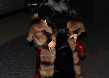 *exclusive* west hollywood, ca kim kardashian makes a grand entrance as she arrives to celebrate the holidays with her skims team on thursday night at a private christmas party held at hyde nightclub in west hollywood, ca. pictured: kim kardashian backgrid usa 19 december 2025 byline must read: therealspw / backgrid usa: +1 310 798 9111 / usasales@backgrid.com uk: +44 208 344 2007 / uksales@backgrid.com *uk clients pictures containing children please pixelate face prior to publication*