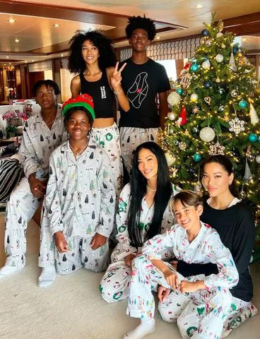Kimora Lee Simmons/Instagram Kimora Lee Simmons with kids Jayden, Gary, Aoki, Kenzo and Wolfe