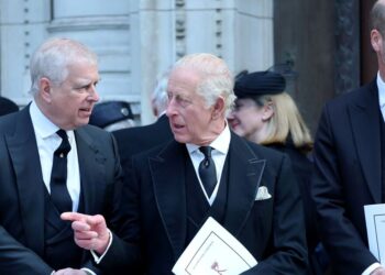 King Charles and Prince William 'facing very awkward Andrew reunion' | Royal | News