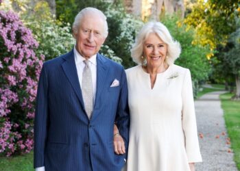 King Charles and Queen Camilla release 2025 Christmas card picture | Royal | News