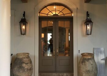 Lanterns are a glowing outdoor finishing touch | Entertainment/Life