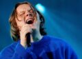 Lewis Capaldi surprises fans by bringing out Royel Otis at Perth concert