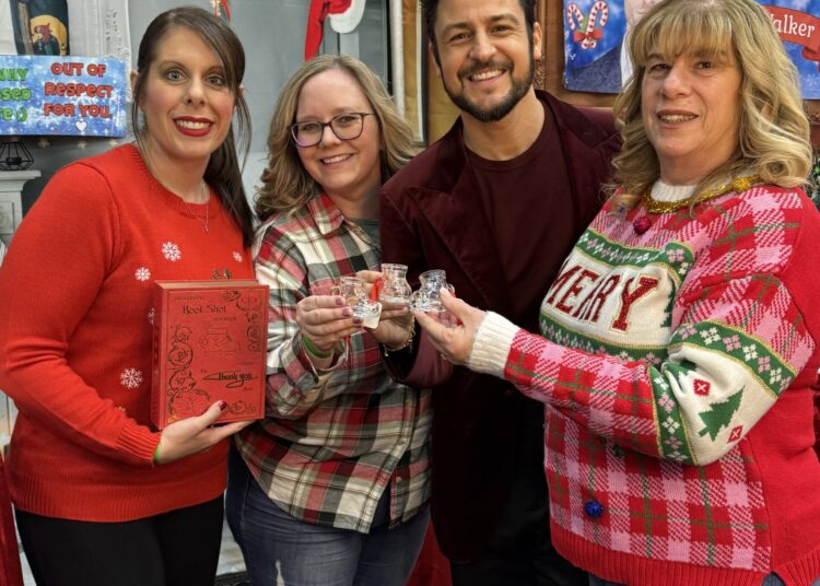 Meet Your Favorite Holiday Movie Stars at Christmas Con