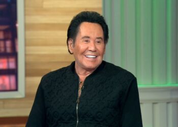 "Mr. Las Vegas" Wayne Newton discusses New York City shows