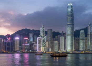 New Year’s Eve in Hong Kong: Celebrating with Light Shows and Live Music