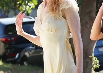 Nicole Kidman Shows Off Natural Curls, December 24 2025