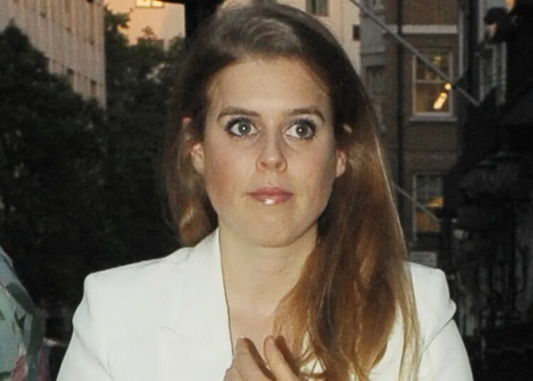 Princess Beatrice Snubs Royals & Exiled Parents Andrew & Sarah | Gallery