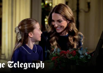Princess of Wales and Charlotte play piano together for carol concert