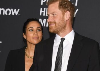 Royal Family LIVE: Harry and Meghan under ‘close watch’ by palace after Hollywood move | Royal | News