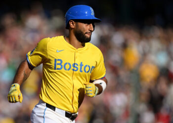 Royals To Sign Abraham Toro To Minor League Deal